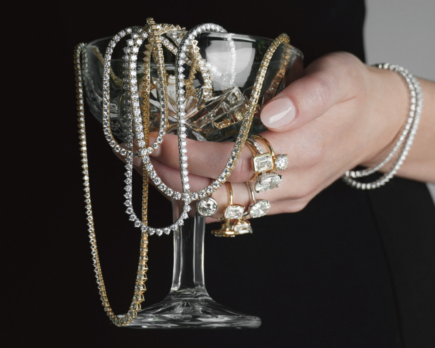 White Gold vs. Platinum: What’s Better for Engagement Rings?