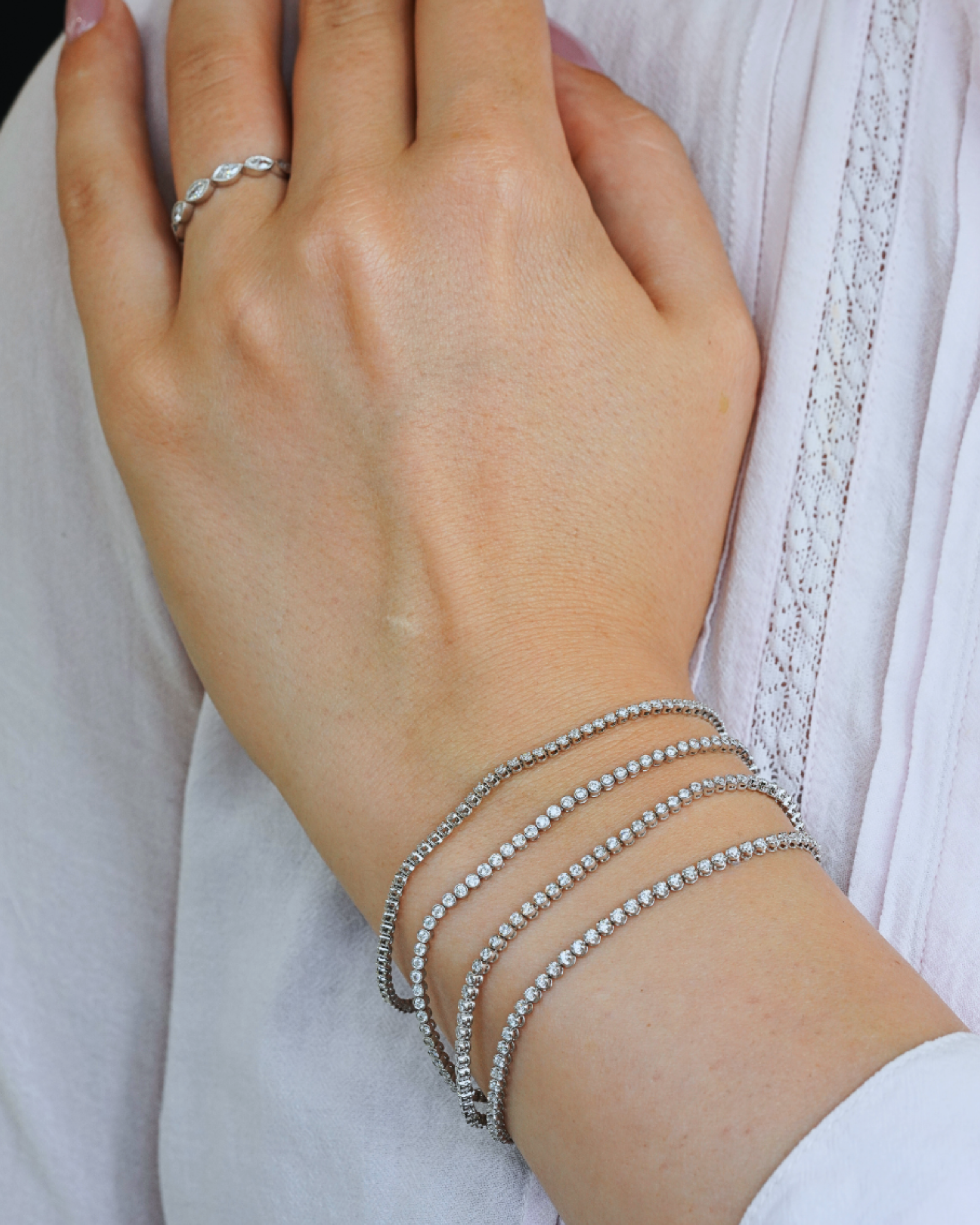 Bracelet tennis délicat en diamant taille ronde