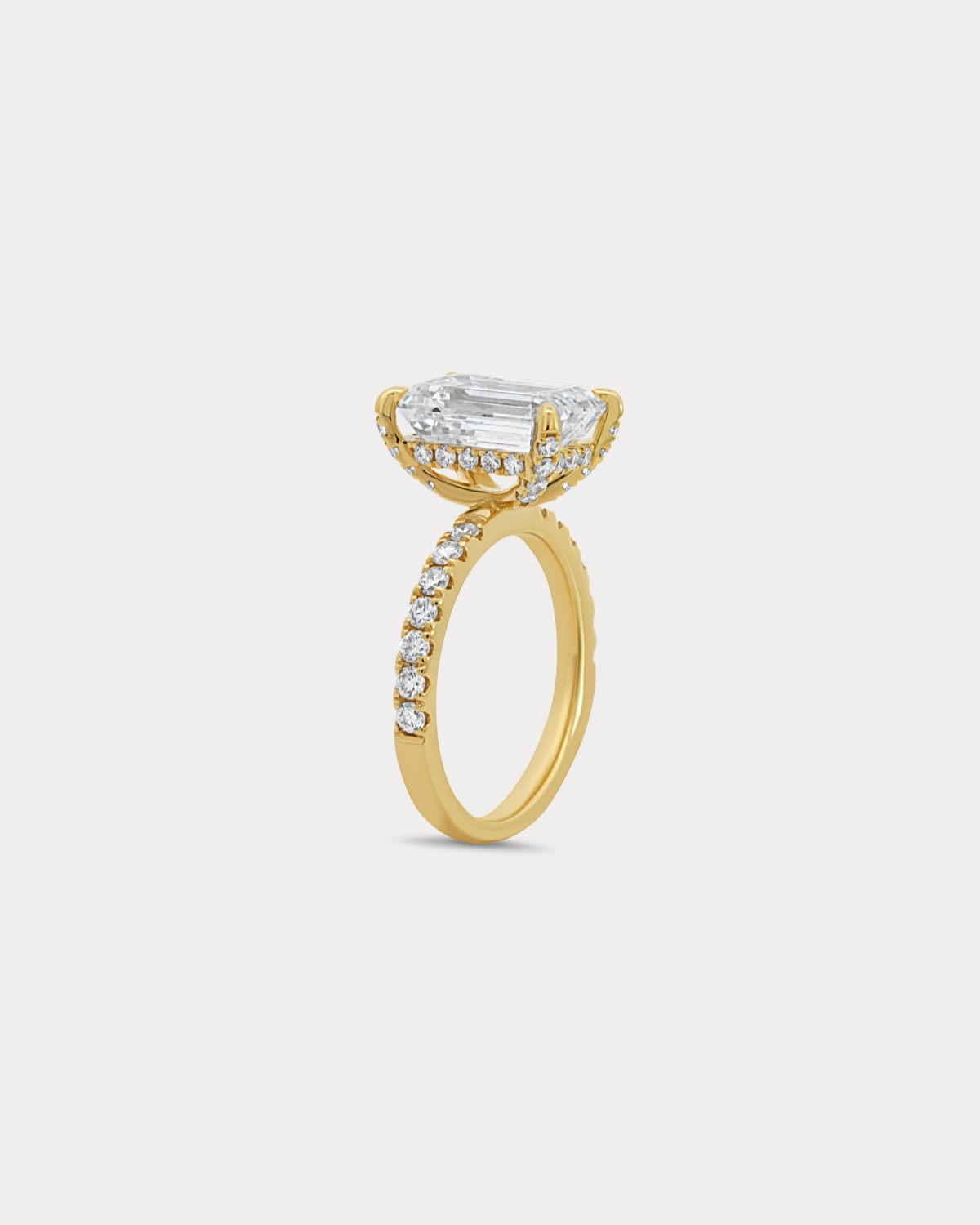 Bague de fiançailles en diamant taille émeraude avec anneau en diamant