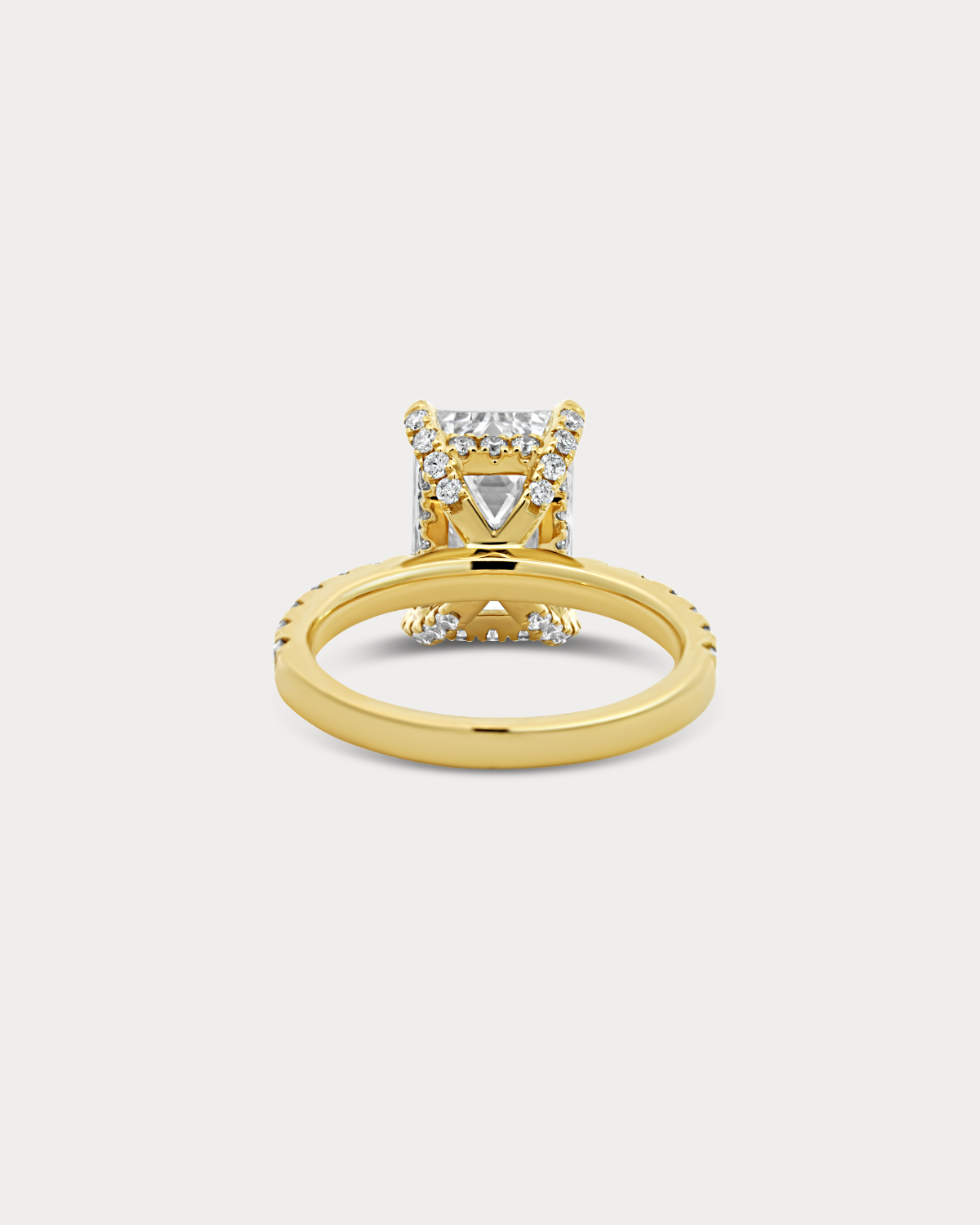 Bague de fiançailles en diamant taille émeraude avec anneau en diamant