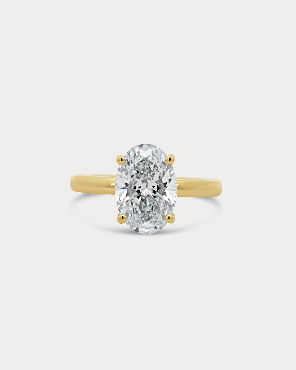 Bague de fiançailles taille ovale avec halo caché