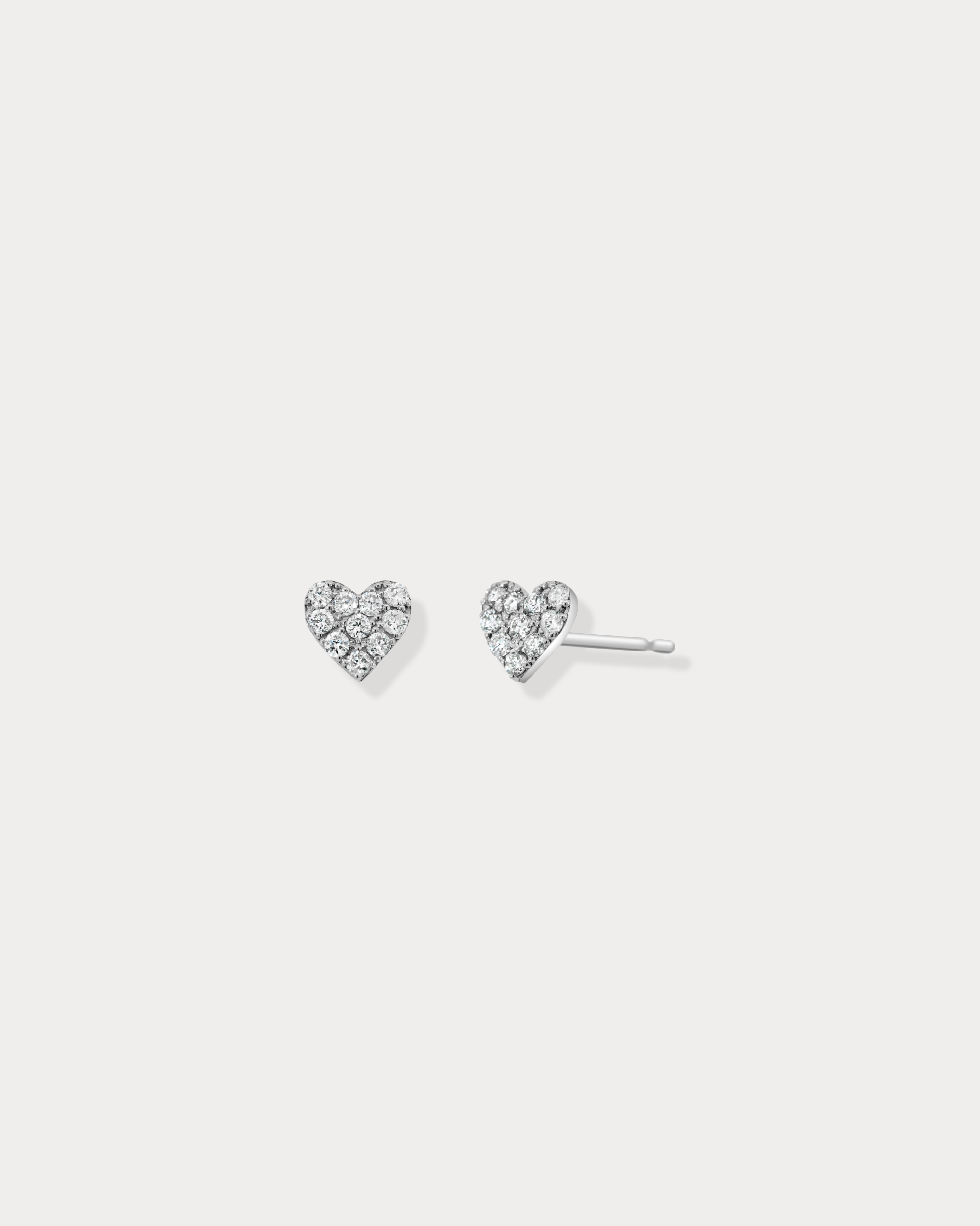 Clous d'oreilles en forme de cœur pavé