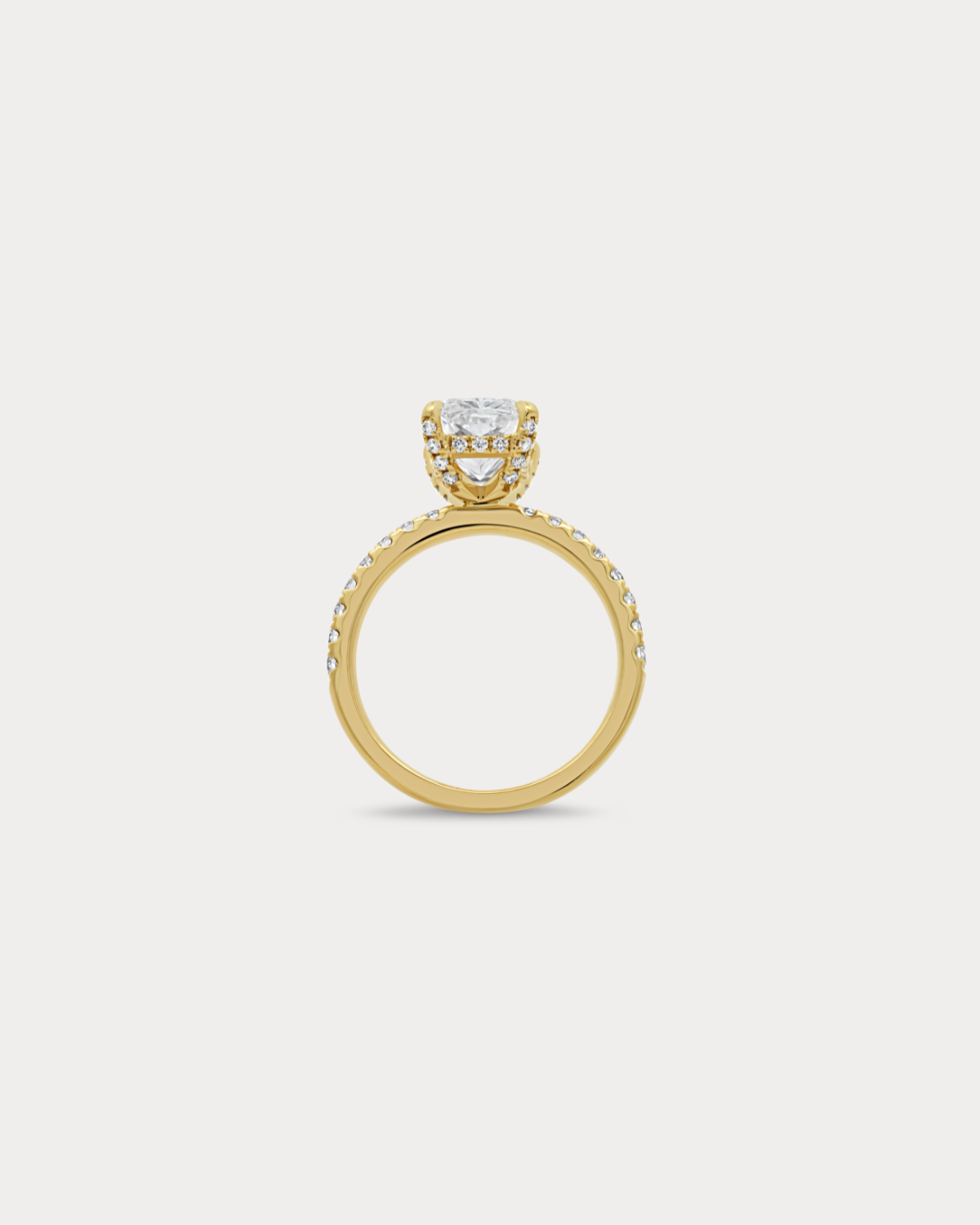 Bague de fiançailles taille radiant avec halo caché