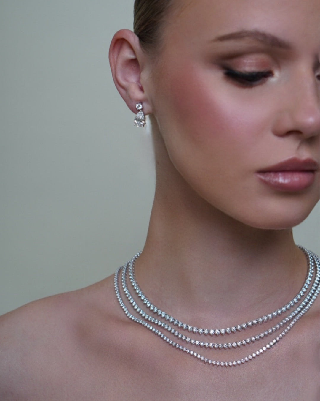 Medium Classic Three-Prong Tennis Necklace