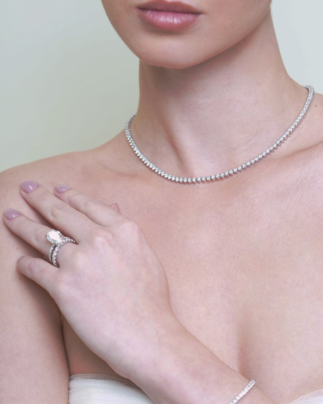 Medium Classic Three-Prong Tennis Necklace
