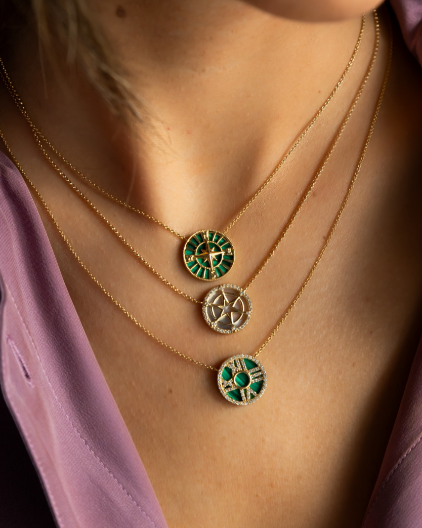 Cadran étoile en or et diamants avec pendentif incrusté de nacre