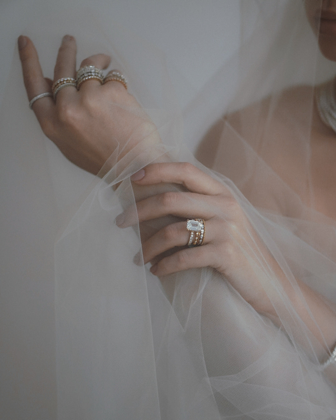 Bague de fiançailles en diamant taille émeraude avec anneau en diamant