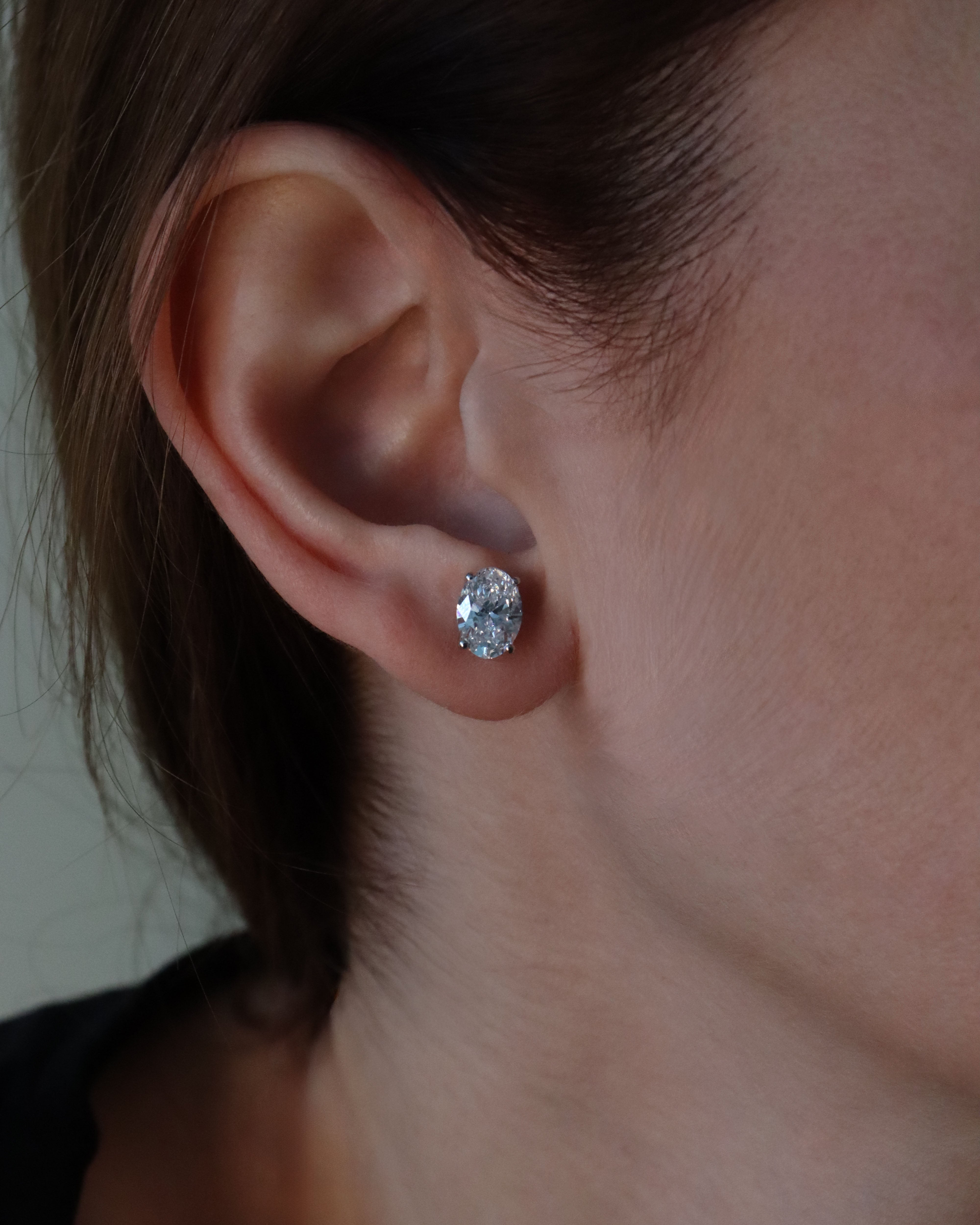 Tulip Set Oval Stud Earrings