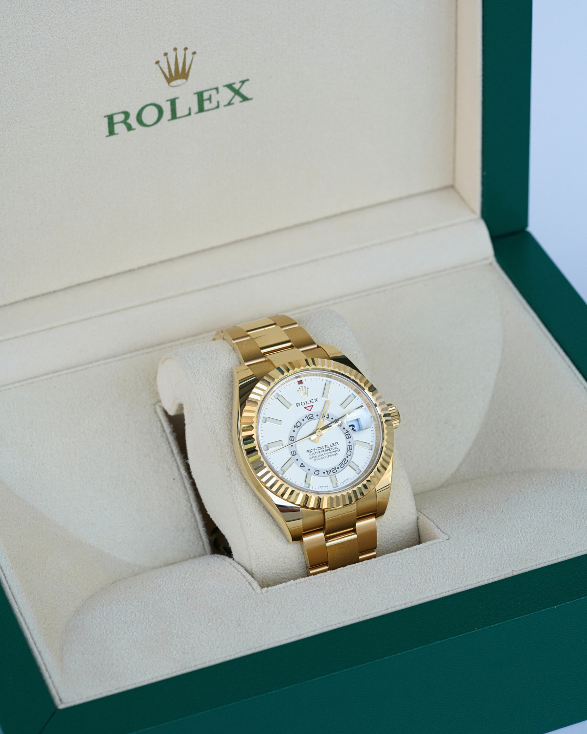 Rolex Sky Dweller Or jaune Cadran blanc
