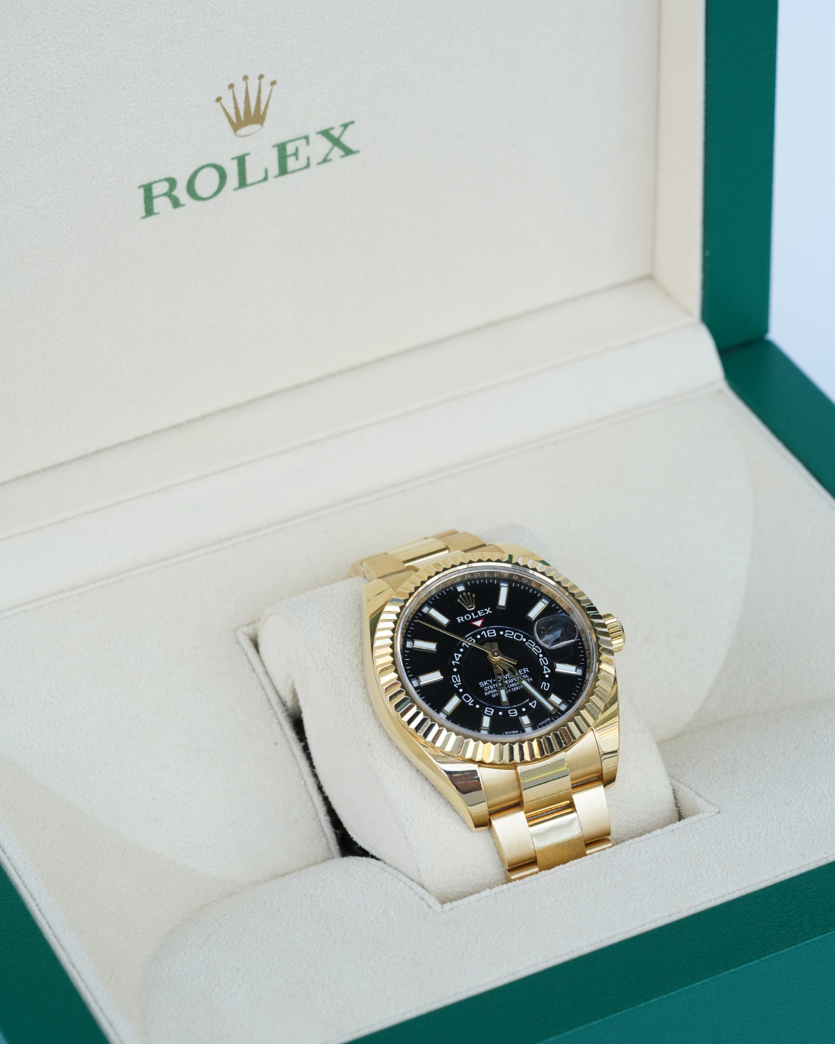 Rolex Sky Dweller Or jaune Cadran noir