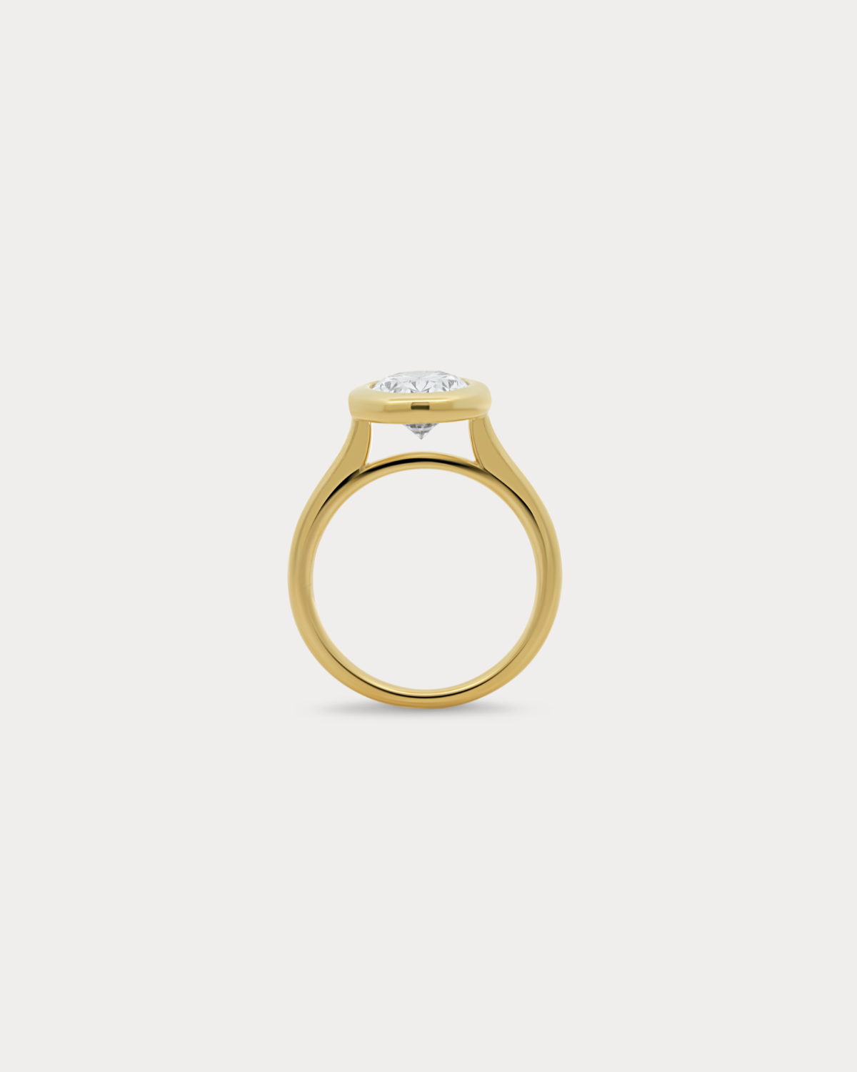Bague de fiançailles à lunette taille ovale