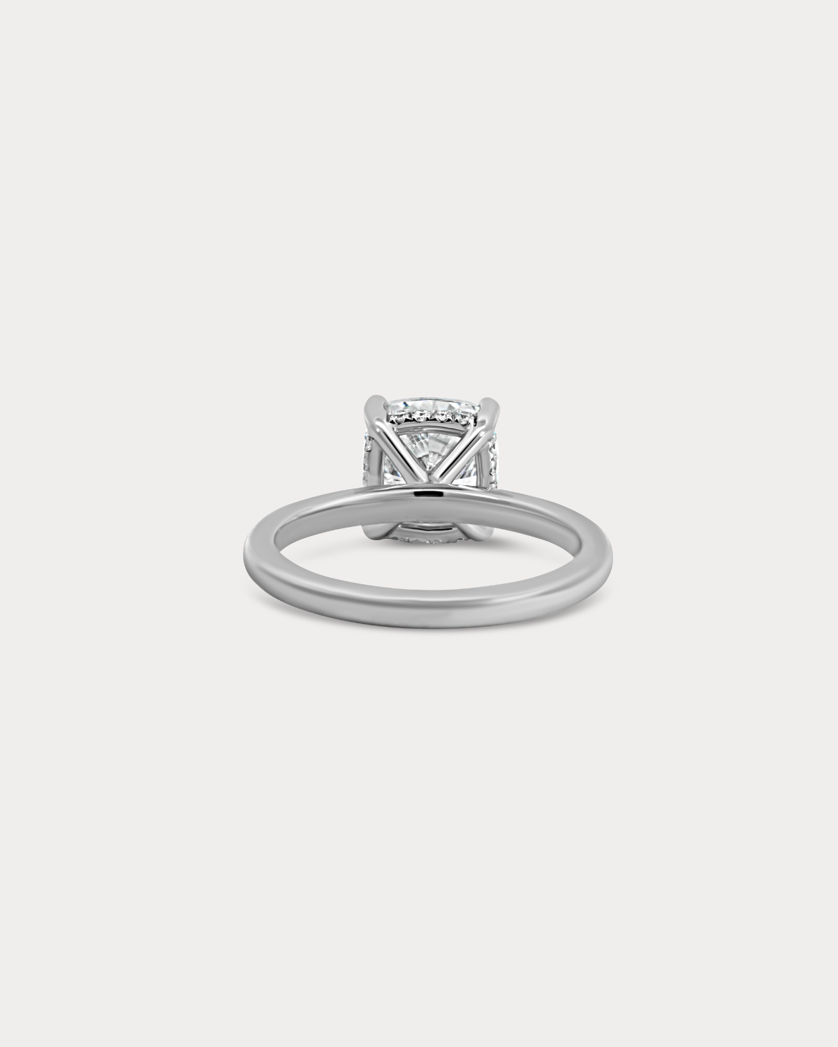 Bague de fiançailles coussin carré