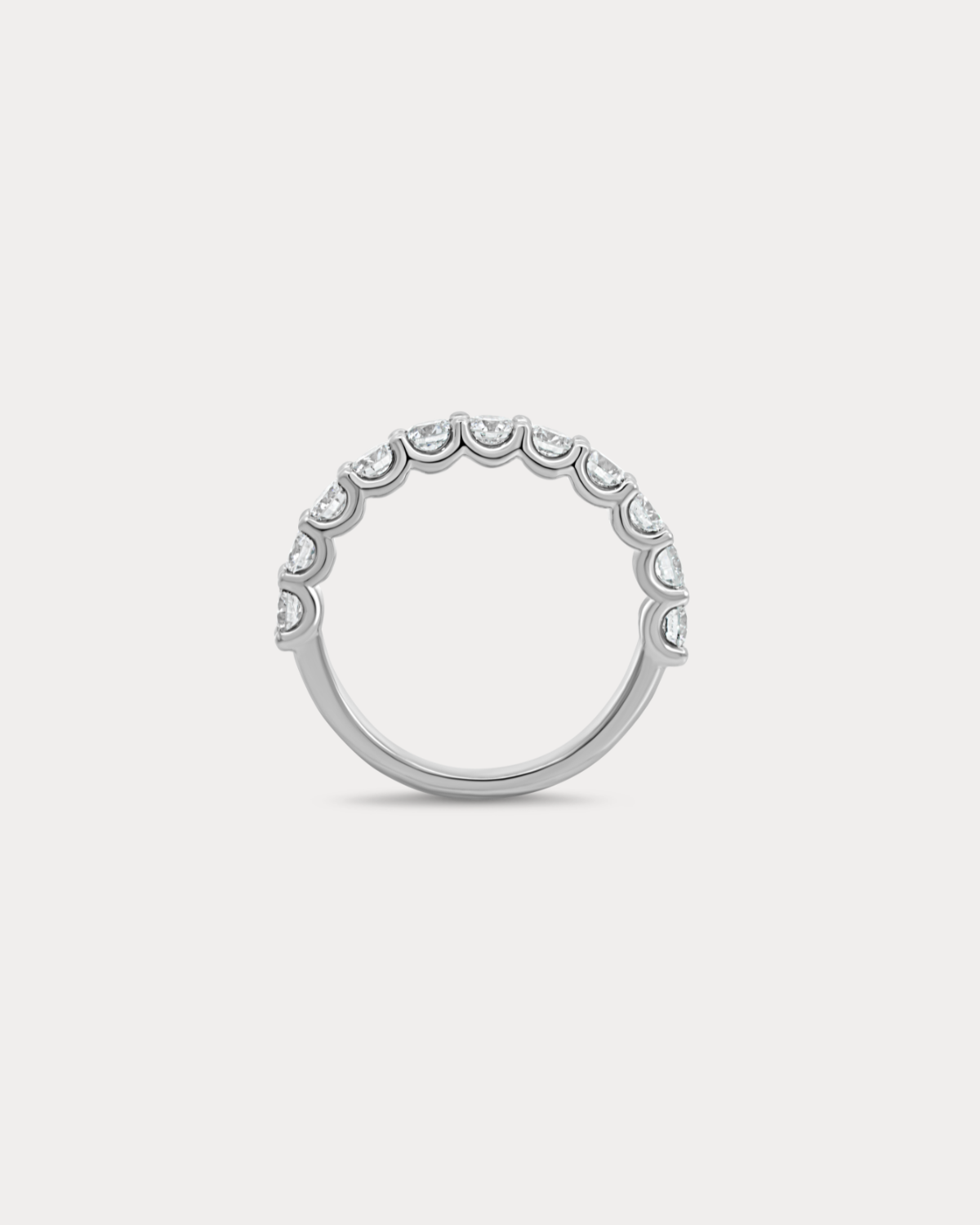 Alliance demi-éternité avec diamants taille ronde