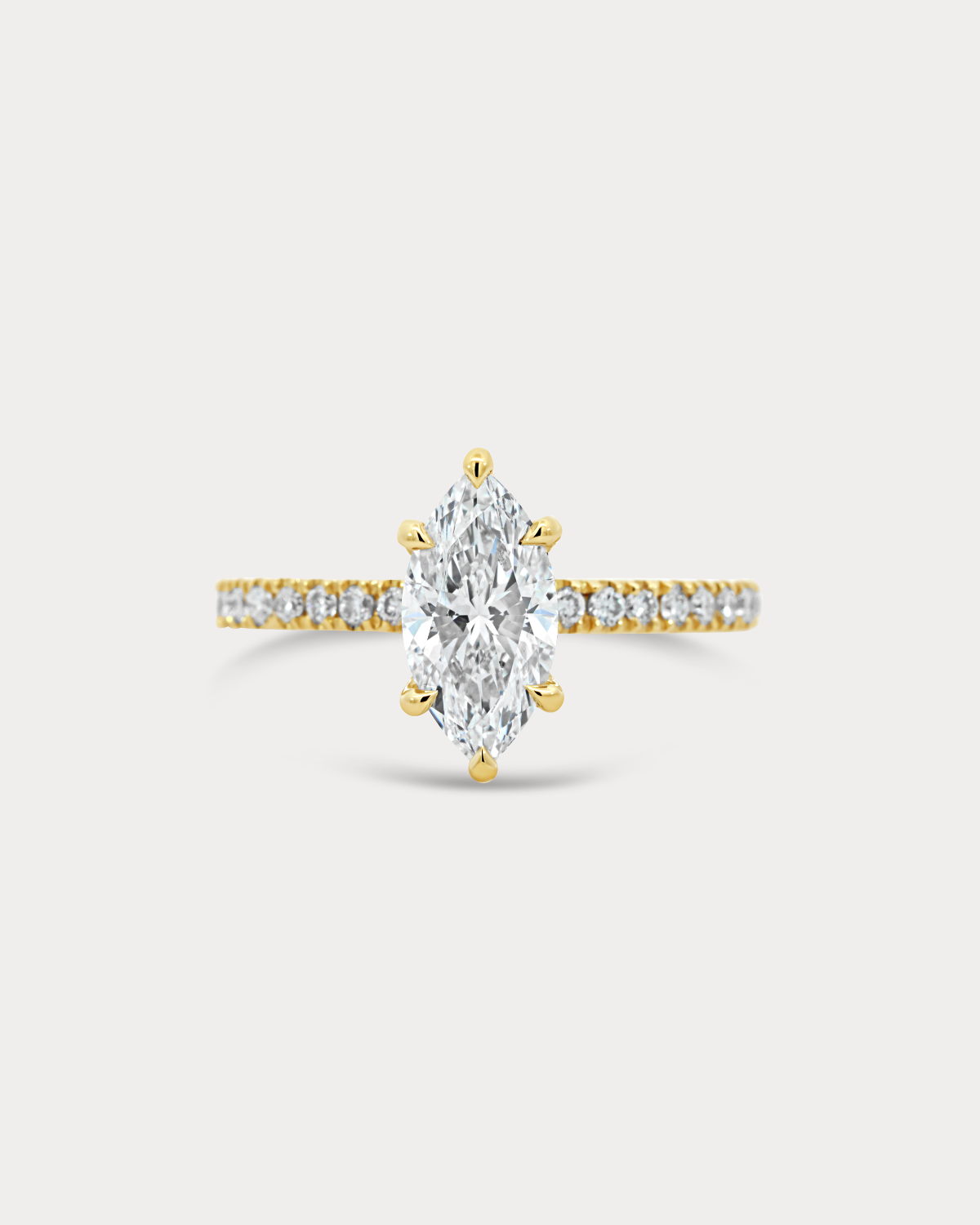 Bague de fiançailles taille marquise avec anneau en diamant